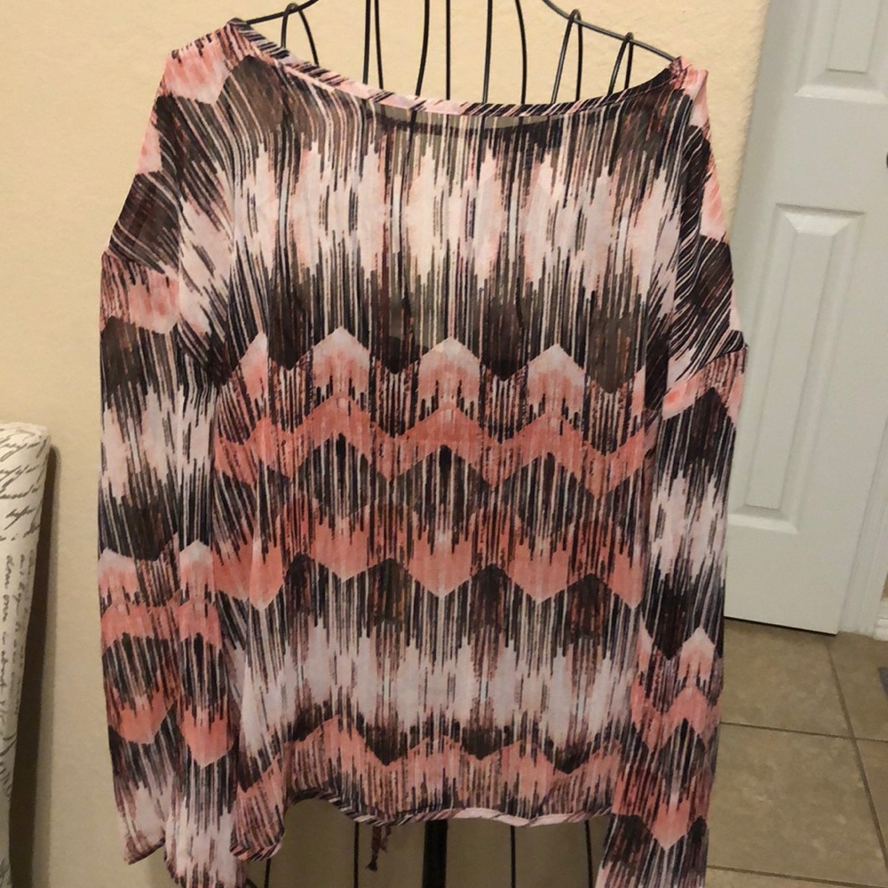 Lightweight top, long sleeve top, casual top